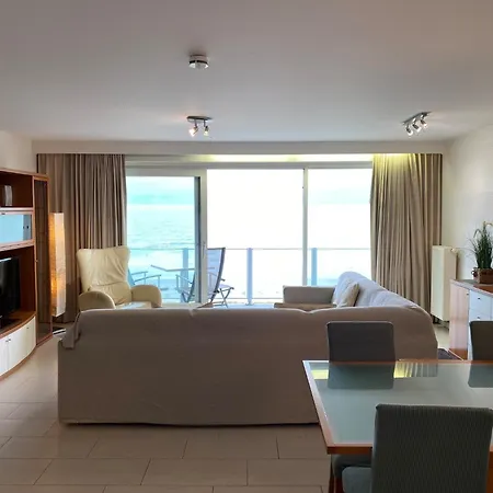 In With Sea Views, Cleaning Included Nieuwpoort